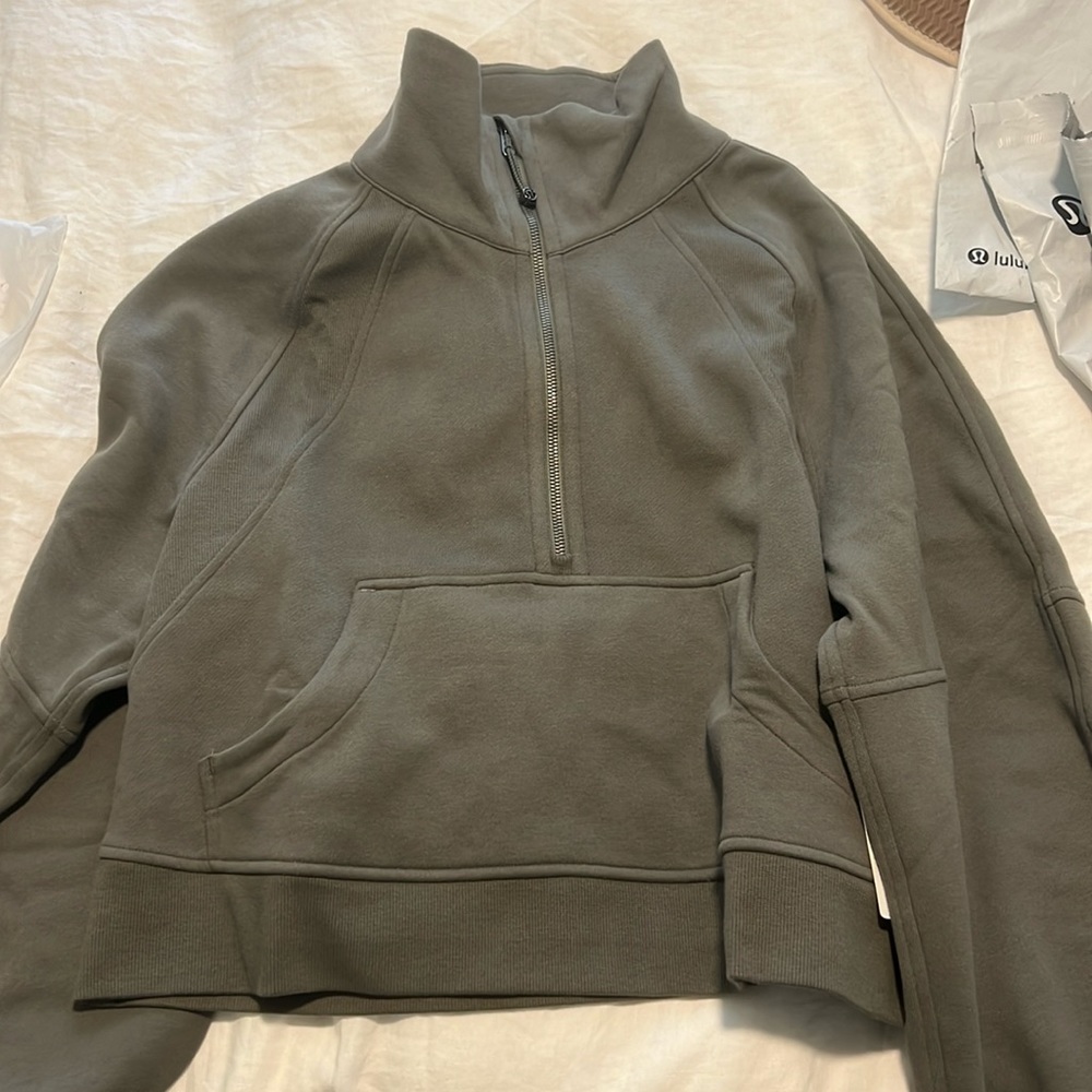 Lululemon Scuba Oversized Funnel Neck M/L